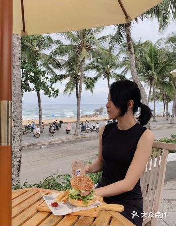 万宁｜日月湾最美的一家海边咖啡店️