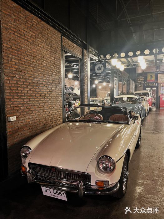 席娜卡琳火车铁道夜市图片