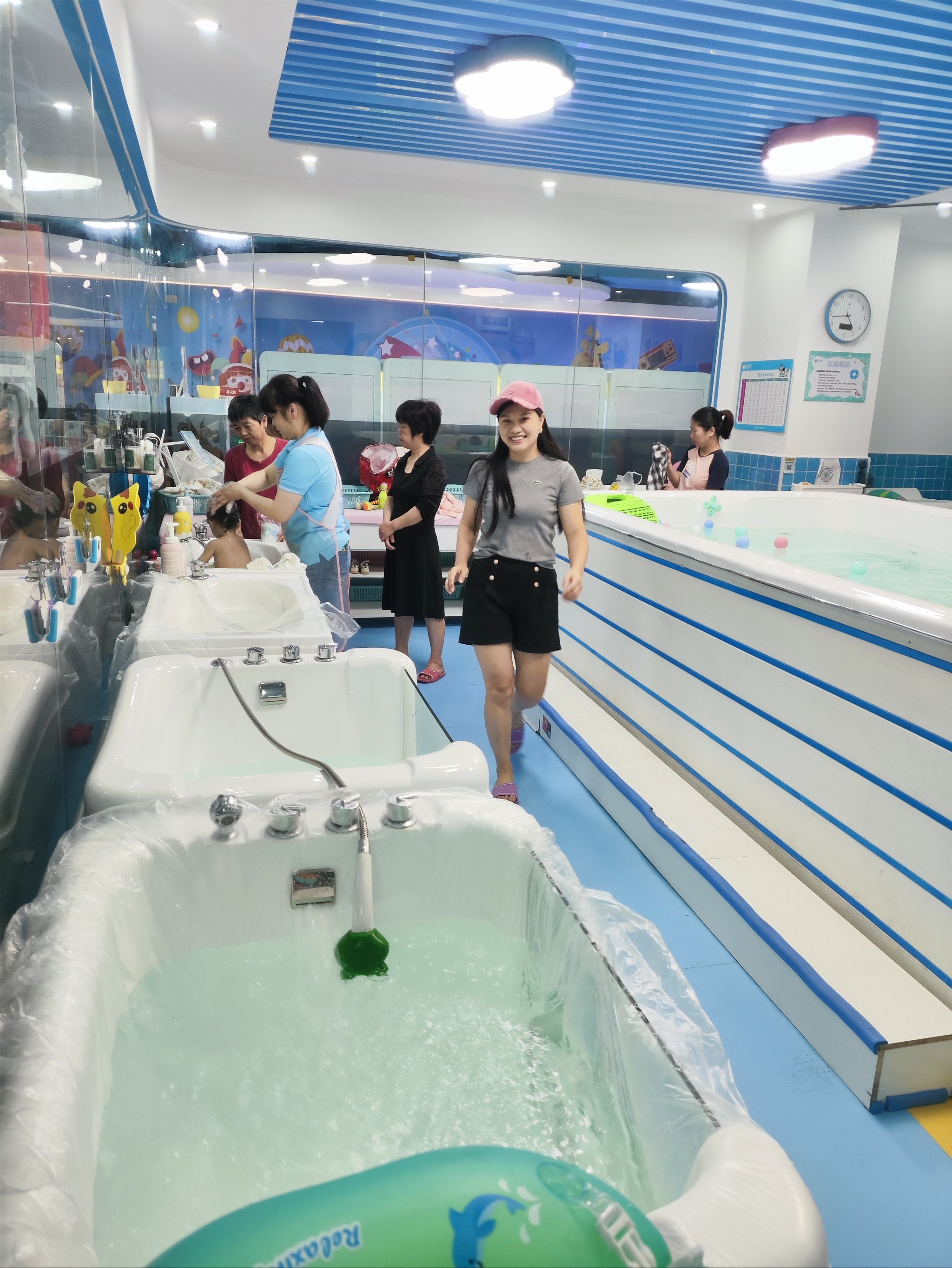 厦门鲸鱼堡亲子游泳俱乐部,婴幼儿最爱的游泳馆