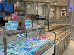 面包甜点陈列柜-面包新语(龙湖·西宸天街店)