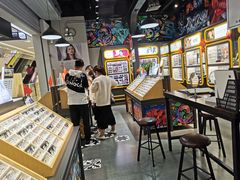 -镜客眼镜(浦江欢乐颂店)