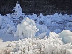 -大平台龙居瀑布旅游区