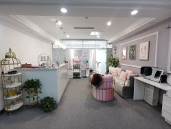 -YooMee优美智能科技美肤机构