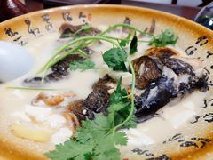 砂锅鱼头-75幢私房菜馆