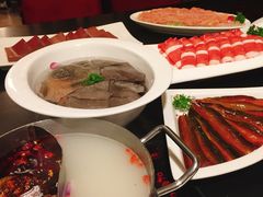 -小天鹅火锅·一线江景洪鼎旗舰店(洪崖洞店)