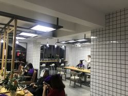 -88潮牌造型烫发·染发