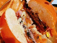 超厚野菌培根牛肉堡-魏斯理汉堡(西安沣东吾悦店)