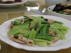 西芹兰豆炒鲜鱿-江海酒家(赤岗店)