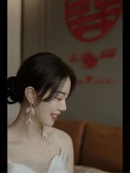 -Renee芮亦婚纱