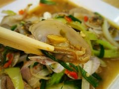 -J Daeng Seafood