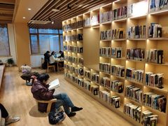 -漕河泾街道图书馆(漕河泾社区文化活动中心店)