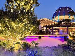 -茅草房·河畔园林火锅