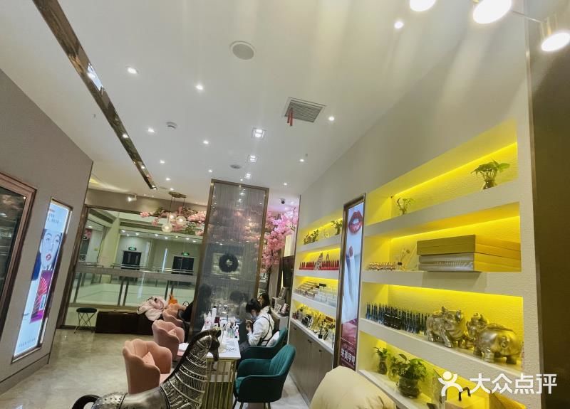 要美美的约会怎么可以放过美美的指甲！