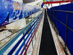 -乔波室内滑雪场