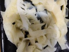 -果松木炭酸菜铜火锅·外婆参鸡汤