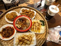 -爆炸头阿姨小四川正宗川味小吃(无任何分店)