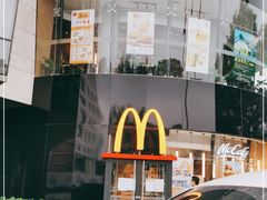 -麦当劳(展览路店)