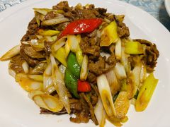 葱爆羊羔肉-巴扎美食·新疆菜·西域歌舞表演餐厅(新疆大厦店)