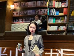 -半山书局(新世纪商城店)