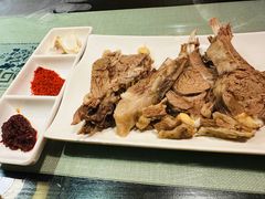 手抓羊肉-清真·伊然轩青海特色美食