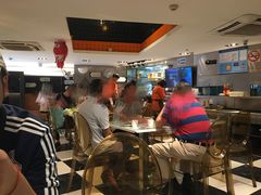 -新大咀港式茶餐厅(宝山万达店)