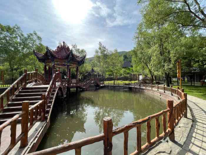 秋菊山庄风景区-"很不喜欢 住宿实在是呵呵呵呵呵 绝对不会.