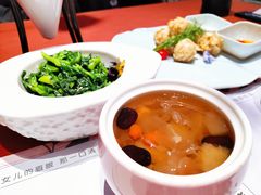 银耳雪梨汤-赵小姐丨新中餐(曲江店)