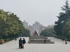 -上海市龙华烈士陵园