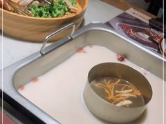 -尚尚仙·酸汤猪手·猪肚鸡火锅(华联万柳购物中心店)