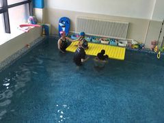 -爱乐游亲子游泳俱乐部