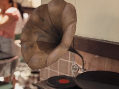 -何妹湿辣牛肉·粤式烧烤砂煲(桂雅路店)