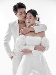 -雨墨婚纱摄影工作室