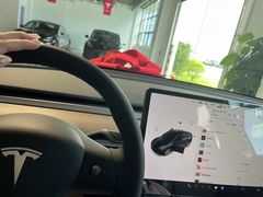 -TESLA 特斯拉(广州天环广场体验店)