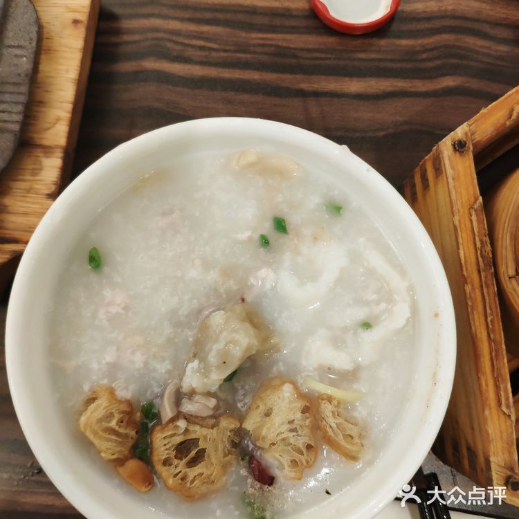 宝宝围兜，宝宝餐具，真的太感谢了，东西也很好吃