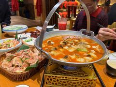 -老滇山寨•云南特色菜•地方菜•民族风情歌舞表演(金碧店)