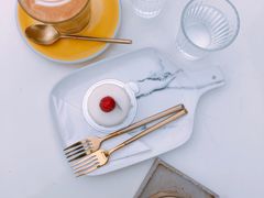 -UNI UNI(环亚凯瑟琳店)