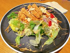 卡真鸡肉杂粮色拉-HUZI虎滋精酿餐吧(京西大悦城店)