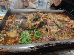 -宏兴烤鱼山庄(宣恩总店)