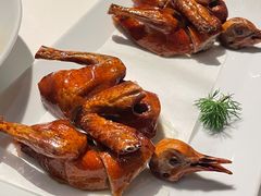 脆皮乳鸽-新荣记(BFC外滩金融中心店)