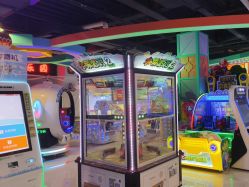 -万升儿童王国(万辉店)