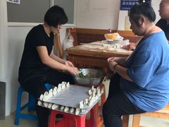 用餐区-东北四季饺子王(华山路店)