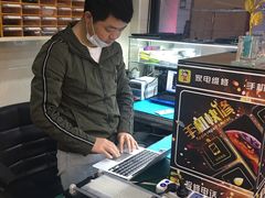 -鸿准通信科技·忠诚手机电脑维修中心(三林店)