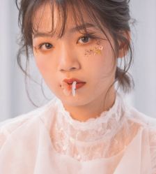 -现代经典婚纱摄影