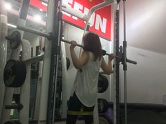 -汗水空间私教健身连锁(SM广场店)