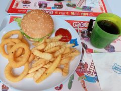 -蒙特利亲子乐园