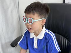 -罗伯特眼镜·蔡司官方授权(罗湖国贸店)