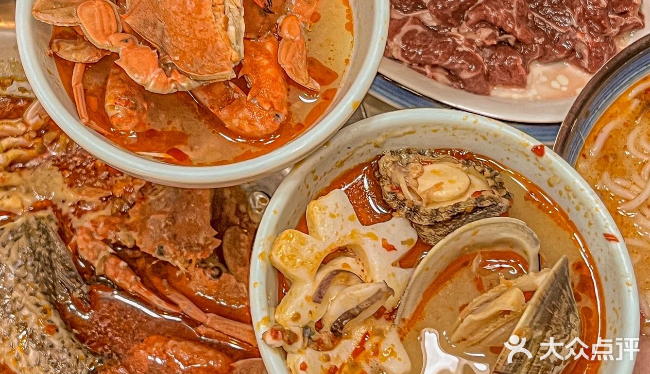 这家就在上邦，开了好几年，每天都有超多的食客在这排等候