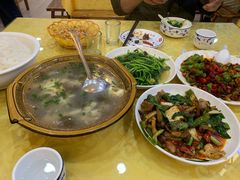 -乡土特色.冷锅鱼.牦牛肉汤锅