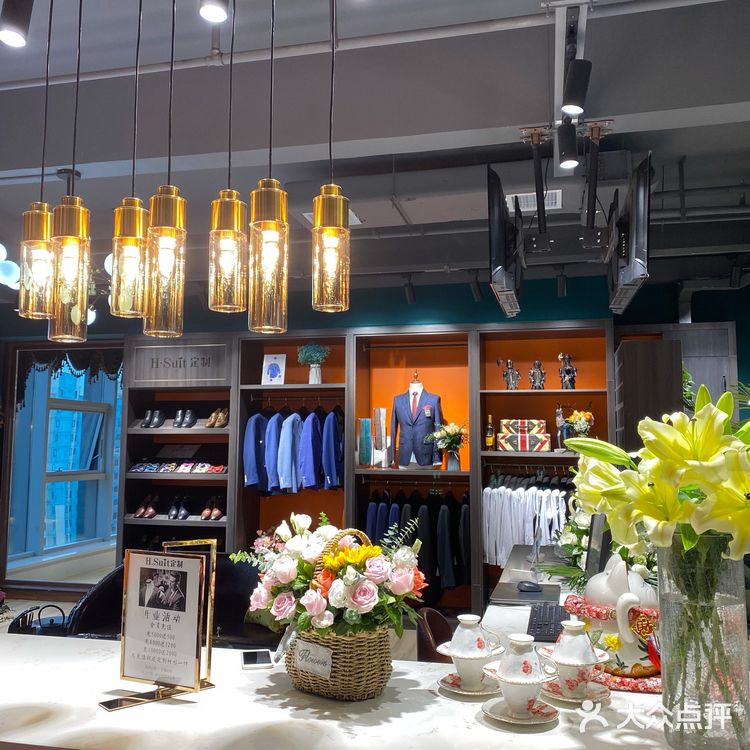 乌鲁木齐探店 | H.Suit 隐藏在写字楼里的西装定制