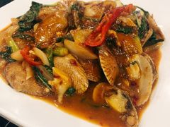 -J Daeng Seafood